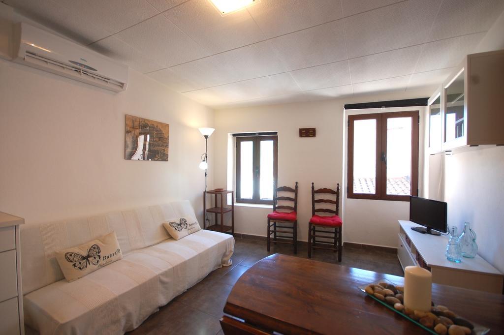 Lets Holidays Cozy Apartment 70 M. From The Beach In Tossa Tossa de Mar Esterno foto