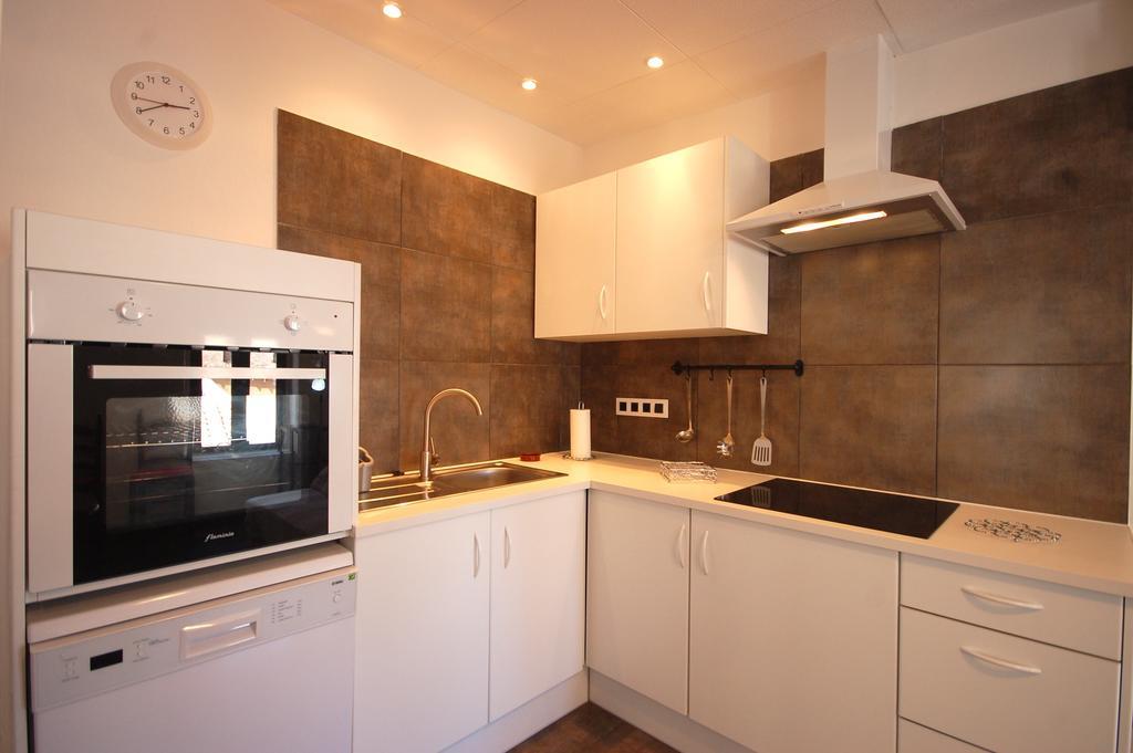 Lets Holidays Cozy Apartment 70 M. From The Beach In Tossa Tossa de Mar Esterno foto