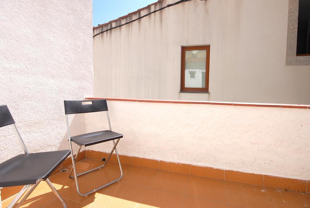 Lets Holidays Cozy Apartment 70 M. From The Beach In Tossa Tossa de Mar Esterno foto