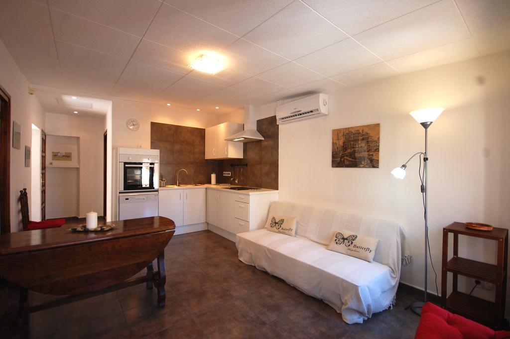 Lets Holidays Cozy Apartment 70 M. From The Beach In Tossa Tossa de Mar Esterno foto